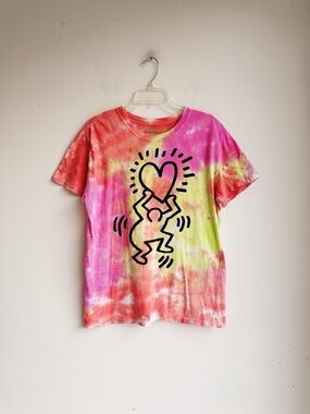 Keith Haring Unisex Tie Dye Graphic Tee Large Heart Figure Pop Art Shirt